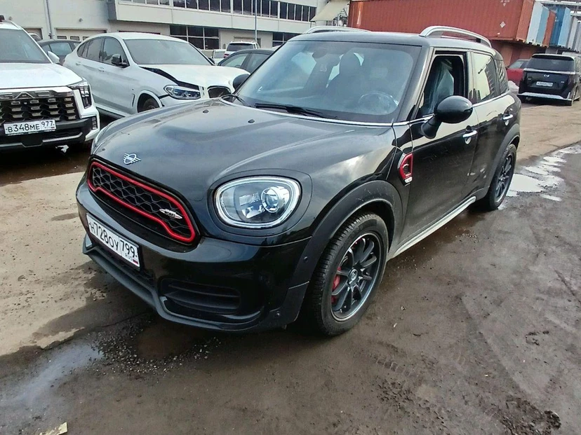 Автомобиль MINI Countryman II поколение (F60) John Cooper Works 2.0 AT 4WD (231 л.с.) John Cooper Works Чёрный 2019 с пробегом 56 000 км