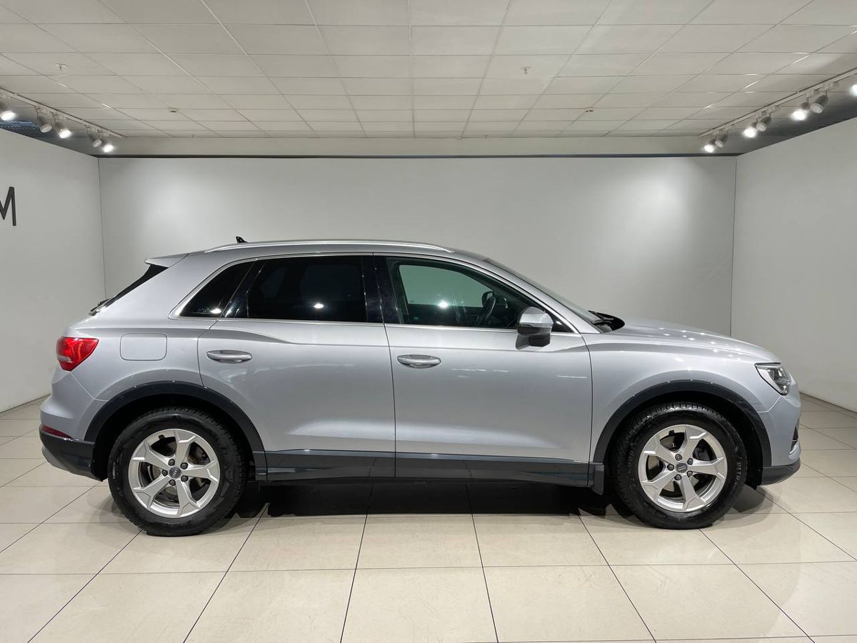 Автомобиль Audi Q3 II поколение (F3) 1.5 AMT (150 л.с.) S line Серебристый 2019 с пробегом 124 597 км