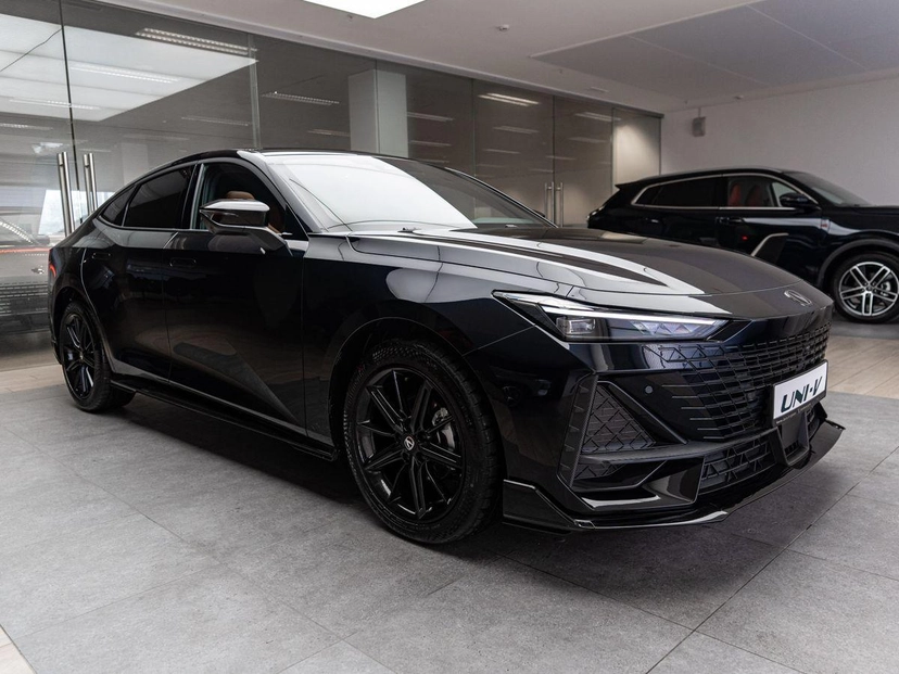 Автомобиль Changan UNI-V I поколение 1.5 AMT (181 л.с.) Luxe Чёрный 2025