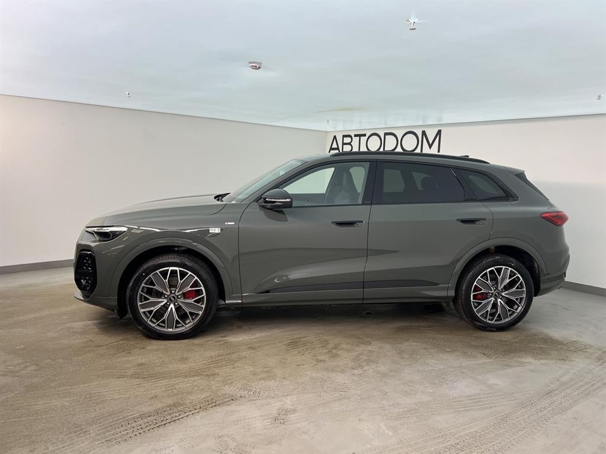 Автомобиль Audi Q5 III поколение 2.0 AMT 4WD (204 л.с.) Exclusive Серый 2025 