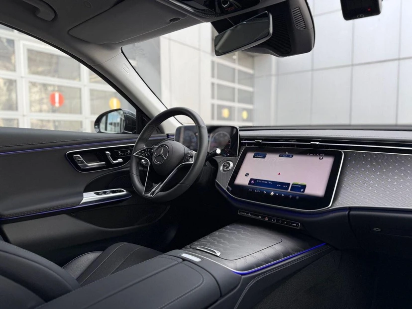 Автомобиль Mercedes-Benz E-Класс VI поколение (W214/S214) 2.0d AT 4Matic (197 л.с.) Base Чёрный 2025 с пробегом 1 972 км