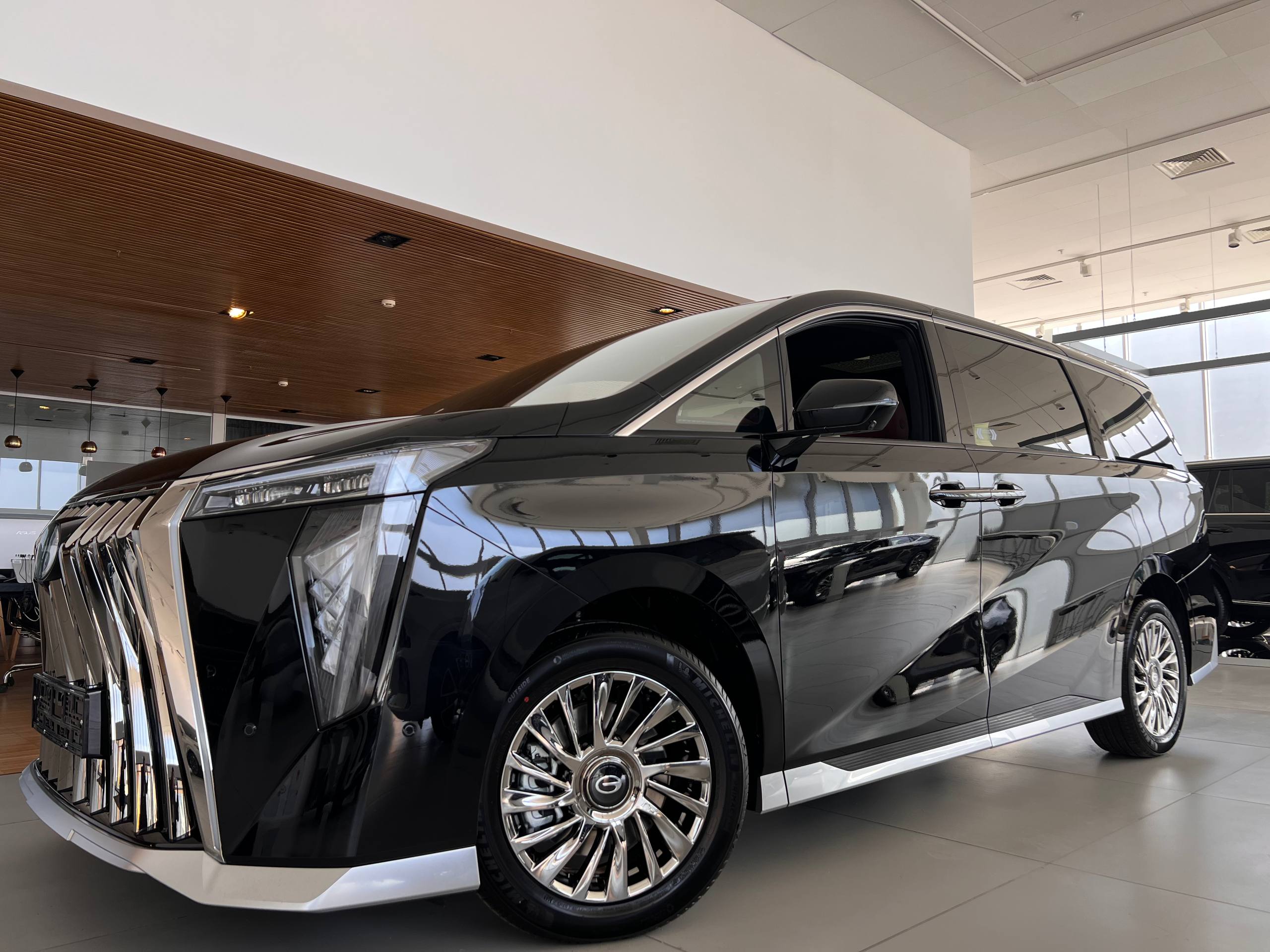 GAC M8 I поколение 2.0 AT (231 л.с.) GX Чёрный 2026 