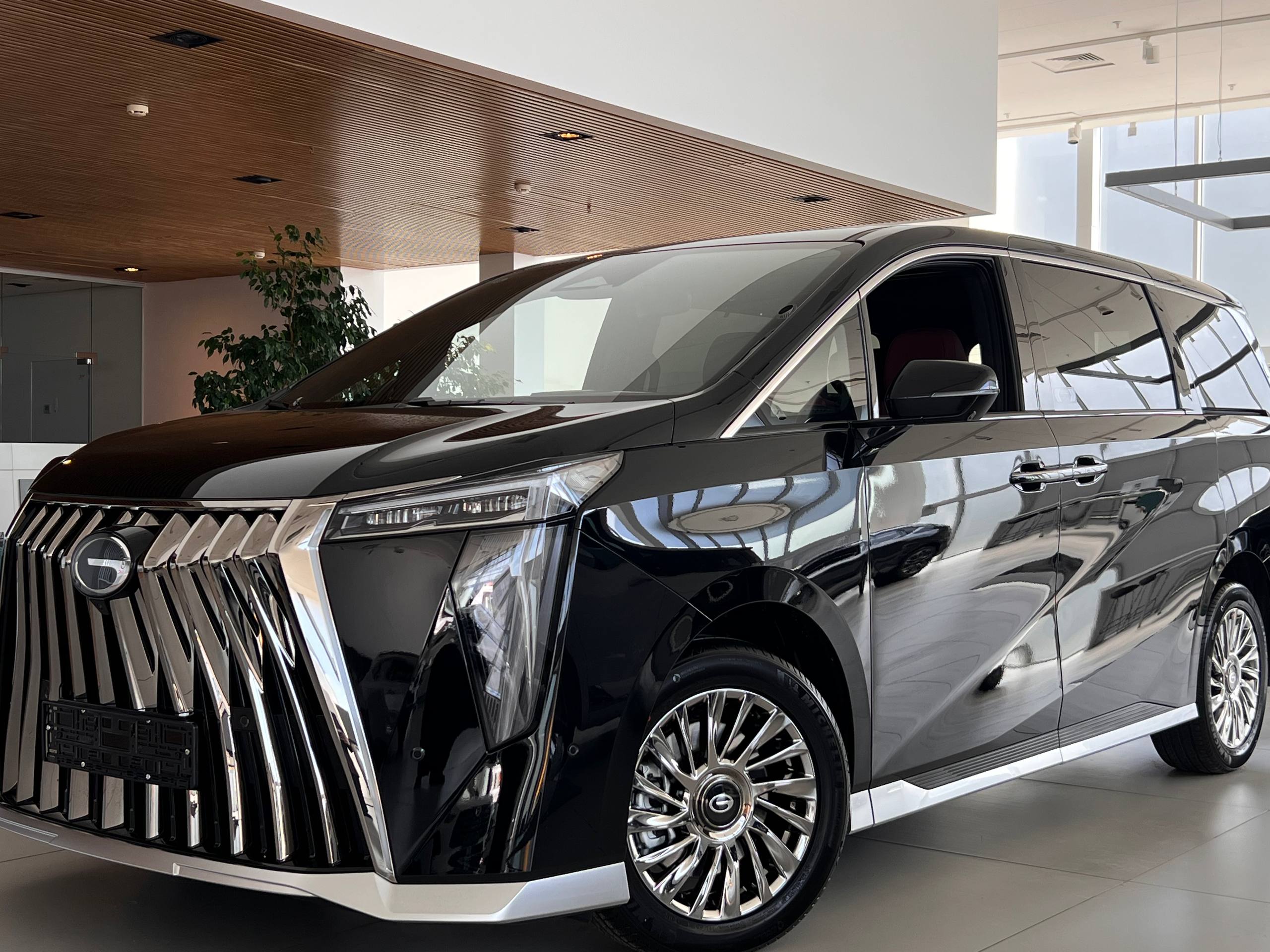 GAC M8 I поколение 2.0 AT (231 л.с.) GX Premium Чёрный 2026 