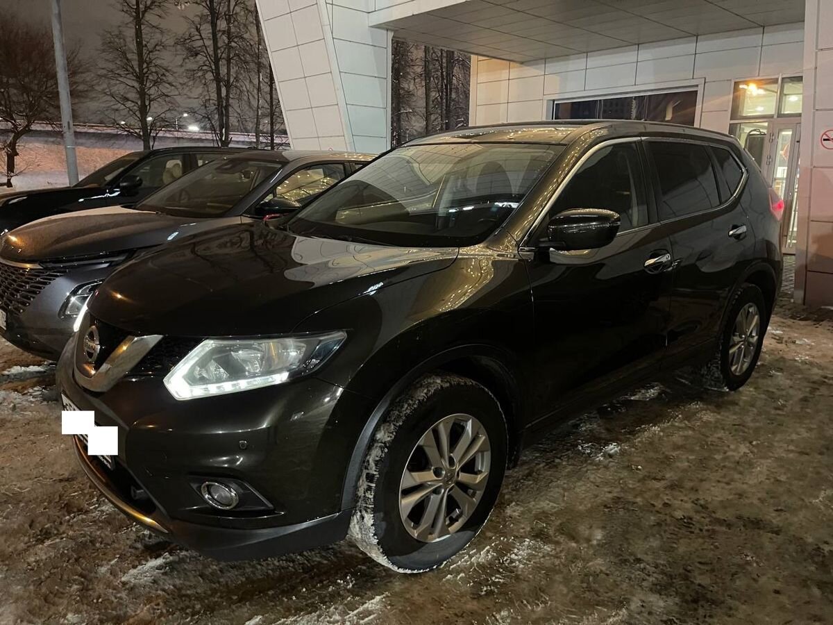 Автомобиль Nissan X-Trail III поколение (T32) 2.0 CVT (144 л.с.) SE Зелёный 2018 с пробегом 140 715 км