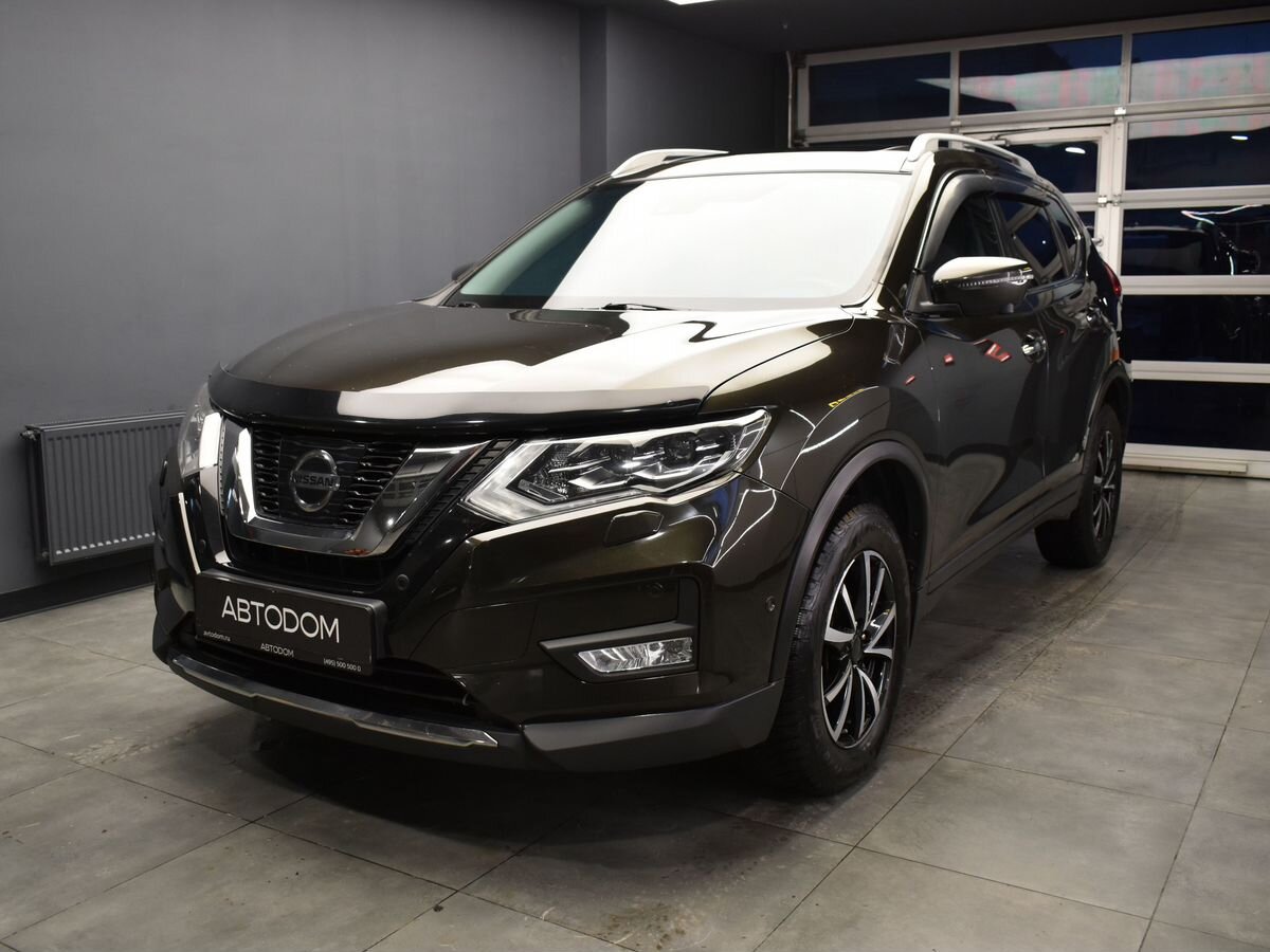 Автомобиль Nissan X-Trail III (T32) [рестайлинг] 2.5 CVT 4WD (171 л.с.) LE Top (2021) Серебристый 2019 с пробегом 135 000 км