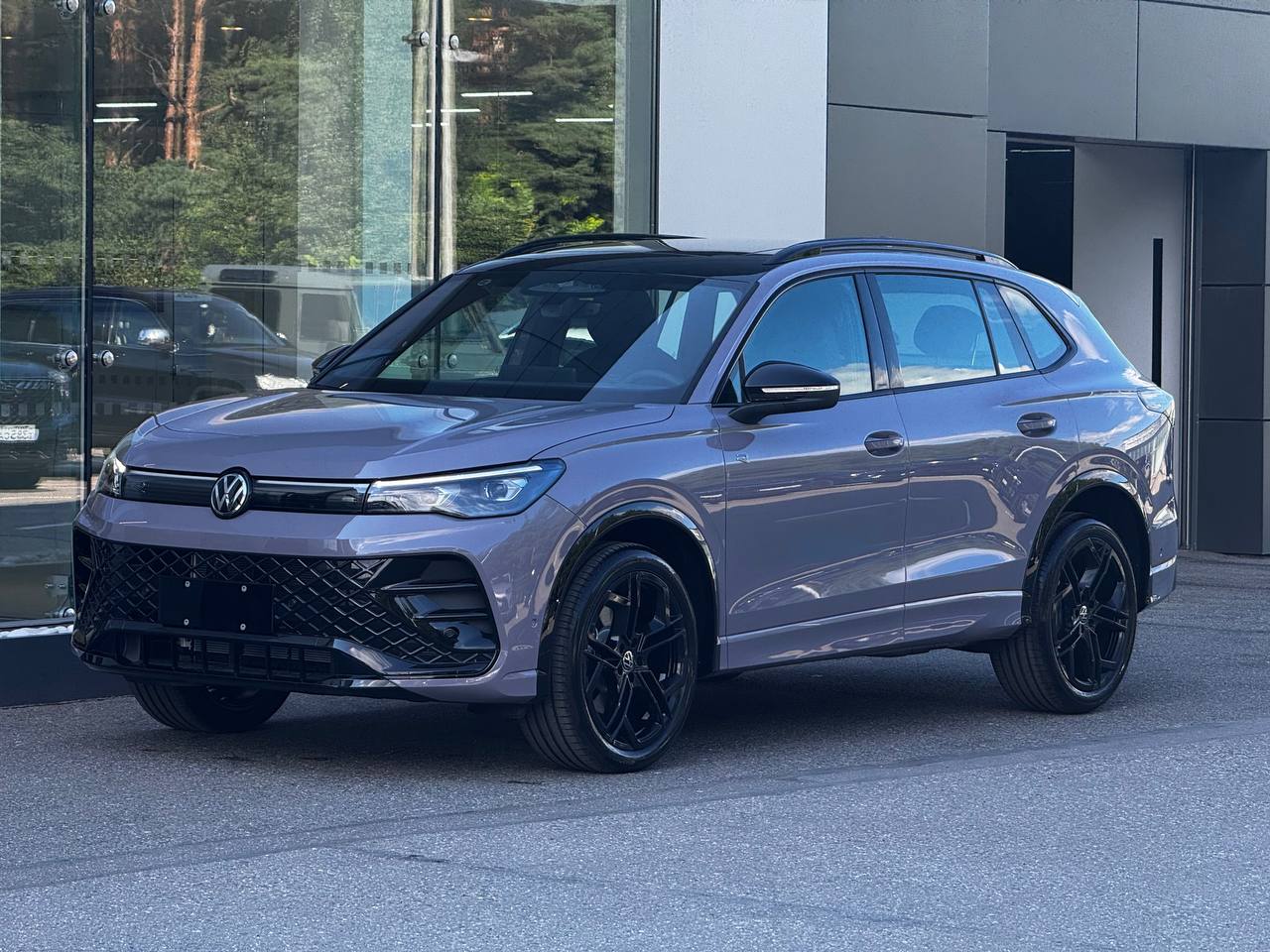 Volkswagen Tiguan III поколение (China Market) 2.0 AMT 4WD (220 л.с.) Base Серый 2026 