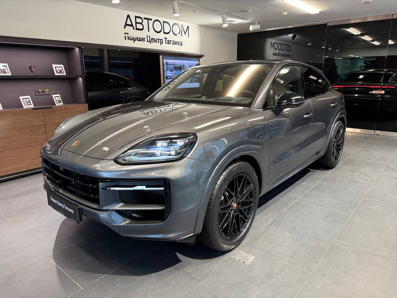 Автомобиль Porsche Cayenne III [рестайлинг] 3.0 AT 4WD (353 л.с.) Black Edition Серый 2025 