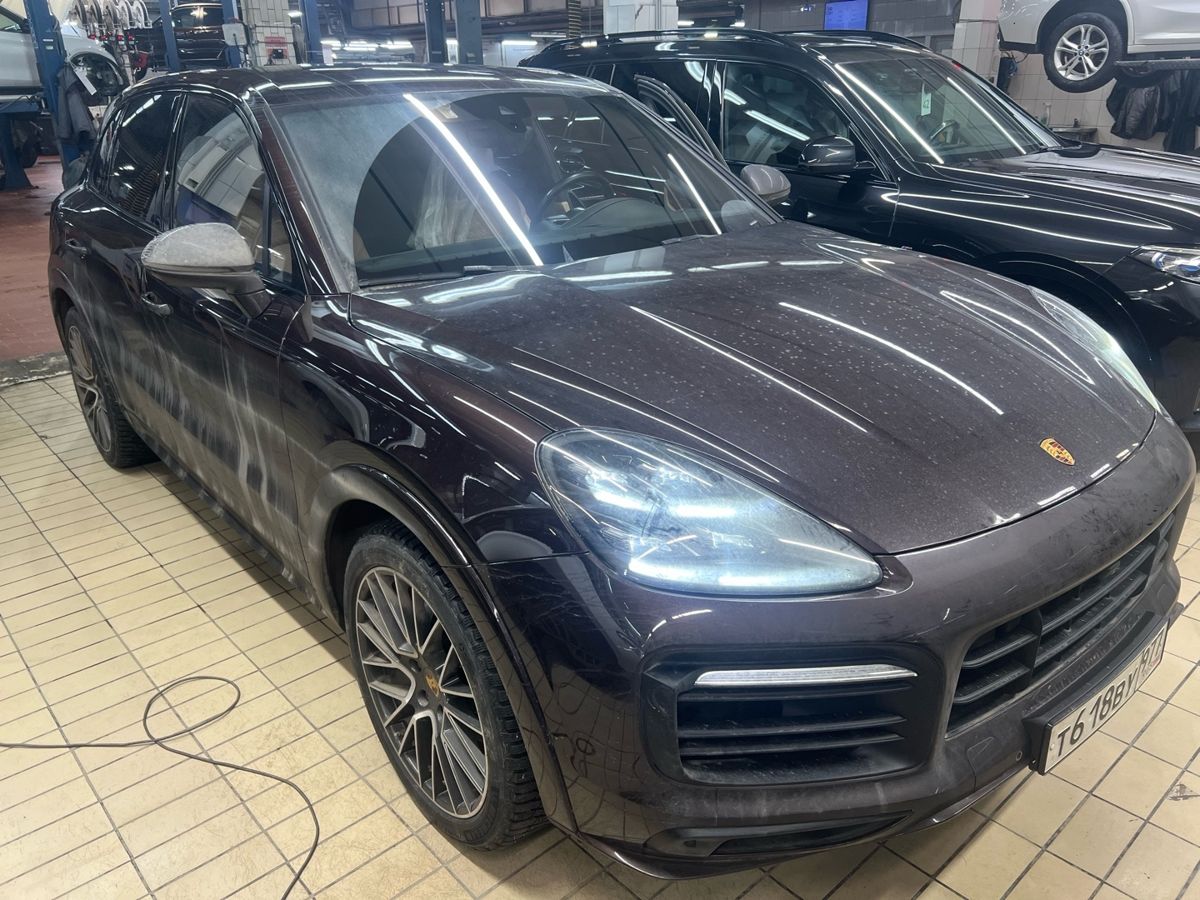 Автомобиль Porsche Cayenne III поколение 3.0 AT 4WD (340 л.с.) Base Коричневый 2018 с пробегом 88 654 км