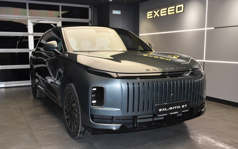 Автомобиль EXEED EXLANTIX ET I поколение 1.5hyb AT 4WD (469 л.с.) Top Серый 2025