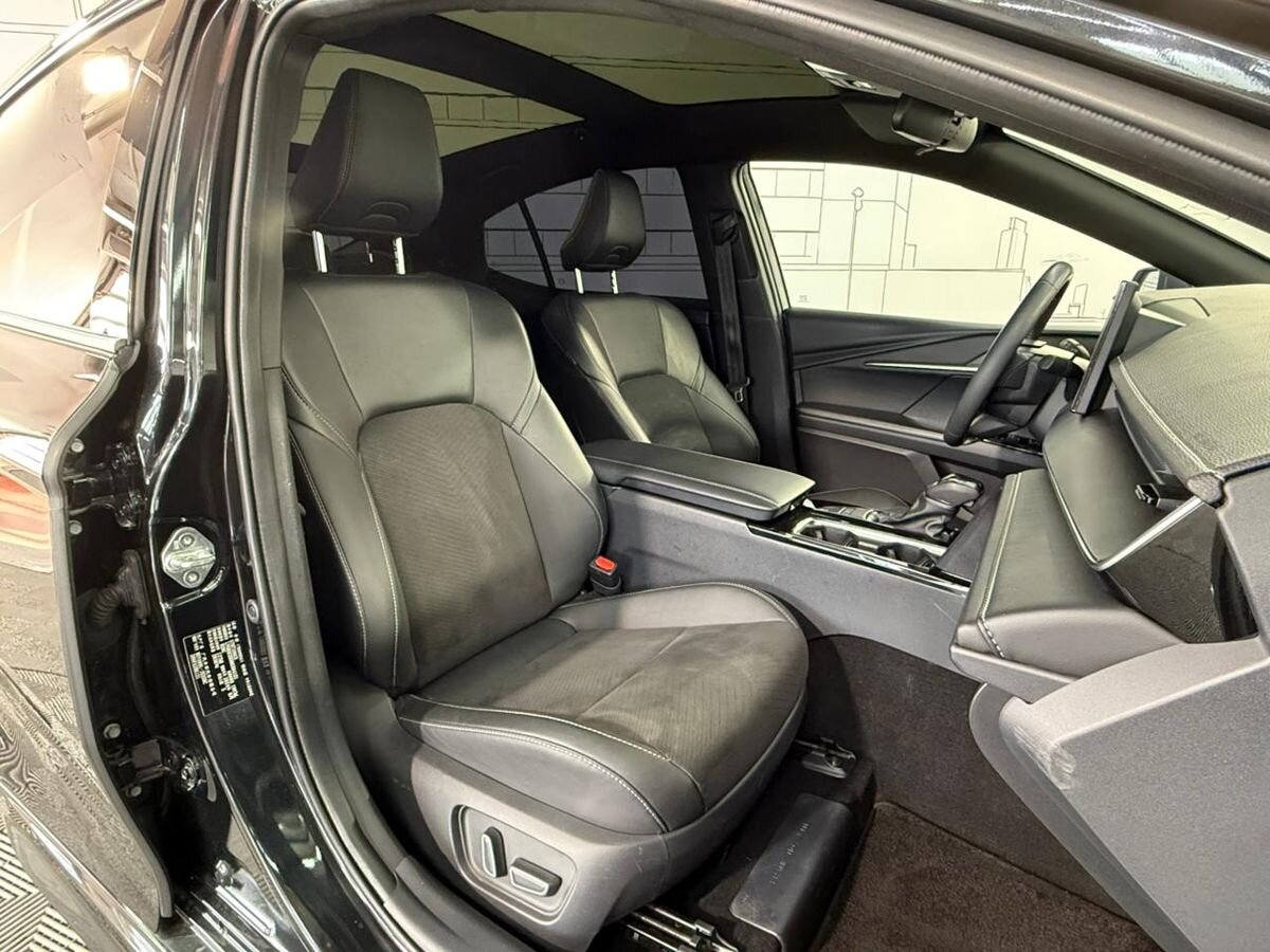 Автомобиль Toyota Camry IX поколение (XV80) 2.0 CVT (173 л.с.) Sport Чёрный 2024 с пробегом 42 000 км