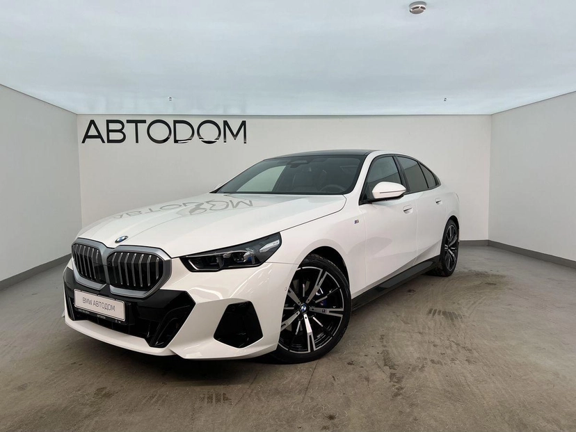 Автомобиль BMW 5 серии VIII поколение (G60) 2.0 AT 4WD (258 л.с.) M Sport Белый 2023 с пробегом 10 308 км