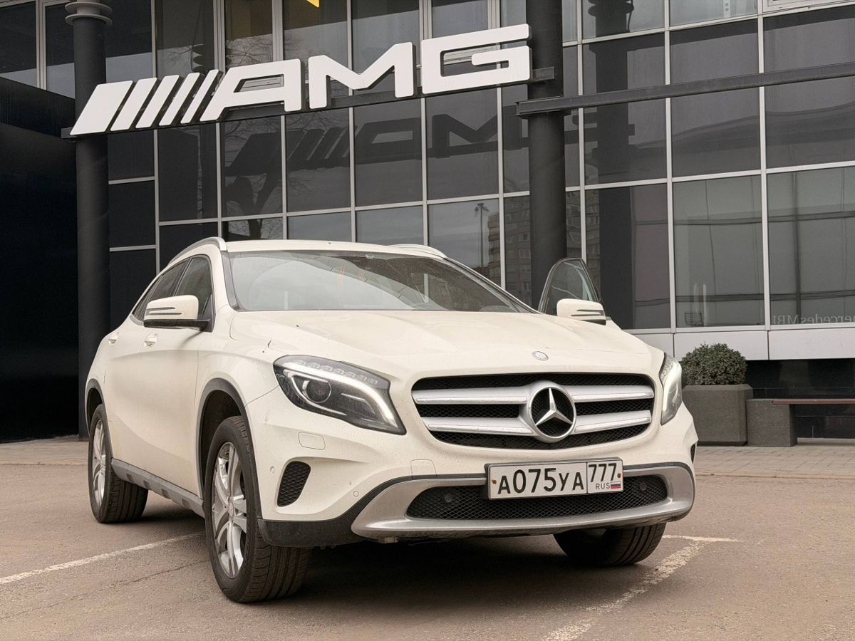 Автомобиль Mercedes-Benz GLA I поколение (X156) 250 2.0 AMT 4Matic (211 л.с.) Особая серия Белый 2016 с пробегом 42 000 км