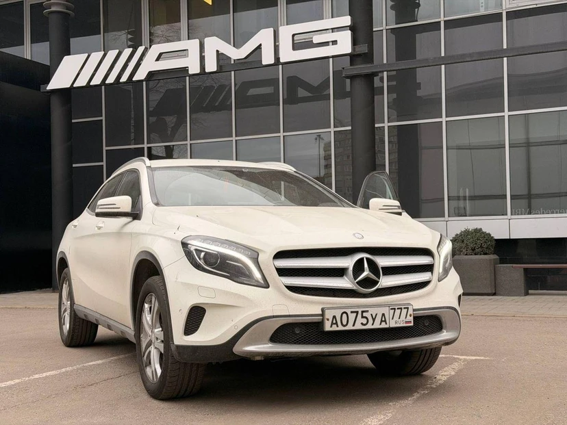 Автомобиль Mercedes-Benz GLA I поколение (X156) 250 2.0 AMT 4Matic (211 л.с.) Особая серия Белый 2016 с пробегом 42 000 км