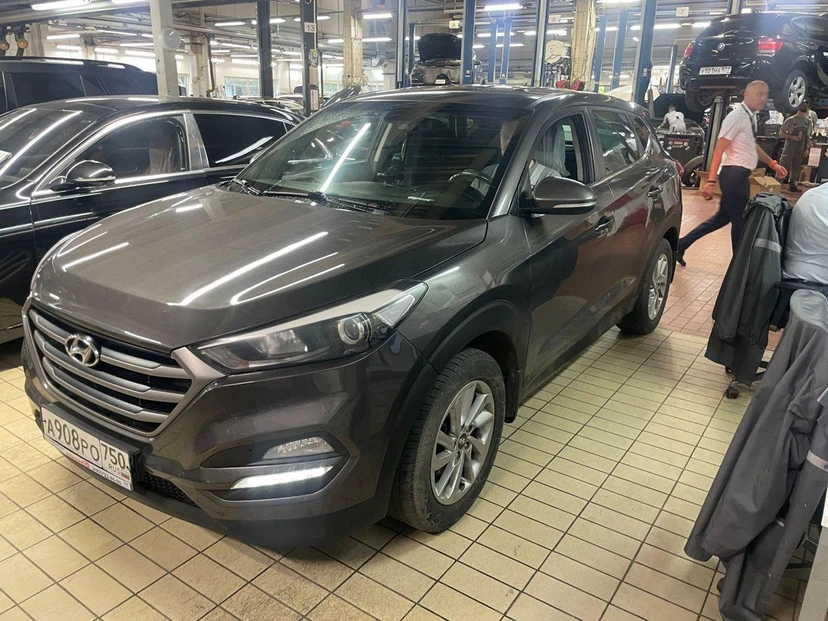 Hyundai Tucson III поколение 2.0 AT (150 л.с.) Comfort Серый 2017 с пробегом 133 451 км