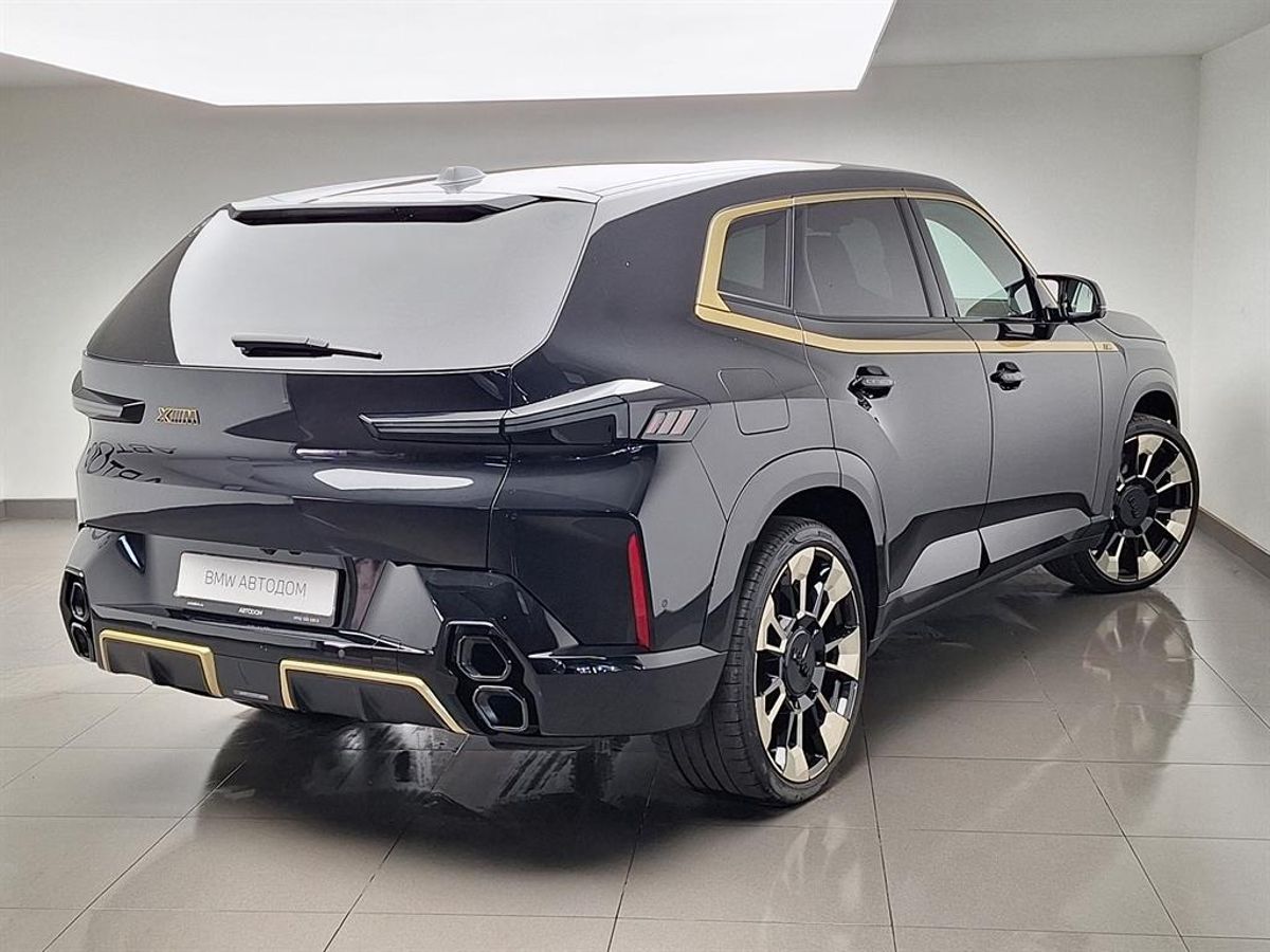 Автомобиль BMW XM I поколение 4.4hyb AT 4WD (653 л.с.) XM Чёрный 2024 с пробегом 8 470 км