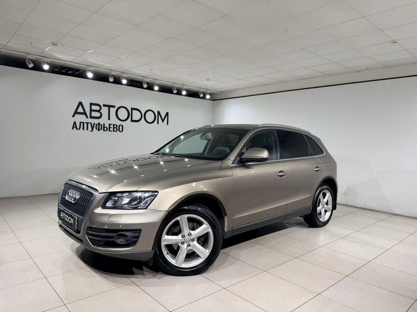 Audi Q5 I поколение (8R) 2.0 AMT 4WD (211 л.с.) Базовая Бежевый 2010 с пробегом 190 546 км