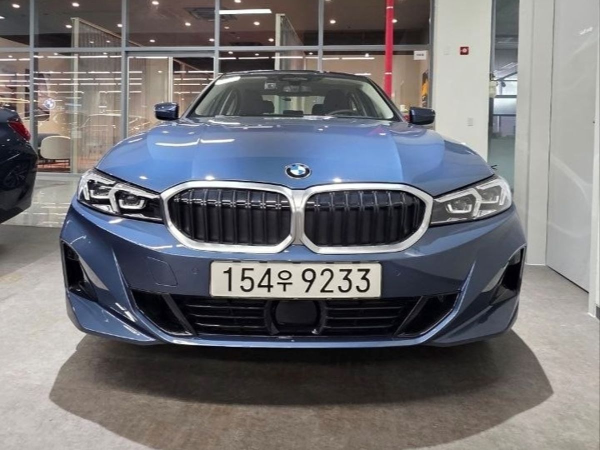 BMW 3 серии VII (G20/G21/G28) [2-й рестайлинг] 2.0 AT (184 л.с.) Base Синий 2025 