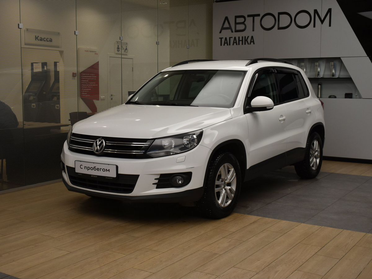 Автомобиль Volkswagen Tiguan I [рестайлинг] 1.4 AMT (150 л.с.) Base Белый 2016 с пробегом 143 871 км