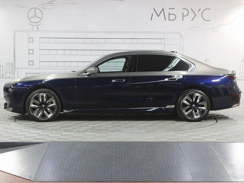 Автомобиль BMW 7 серии VII поколение (G70) 3.0d AT 4WD (286 л.с.) 740d xDrive Синий 2023 с пробегом 7 673 км
