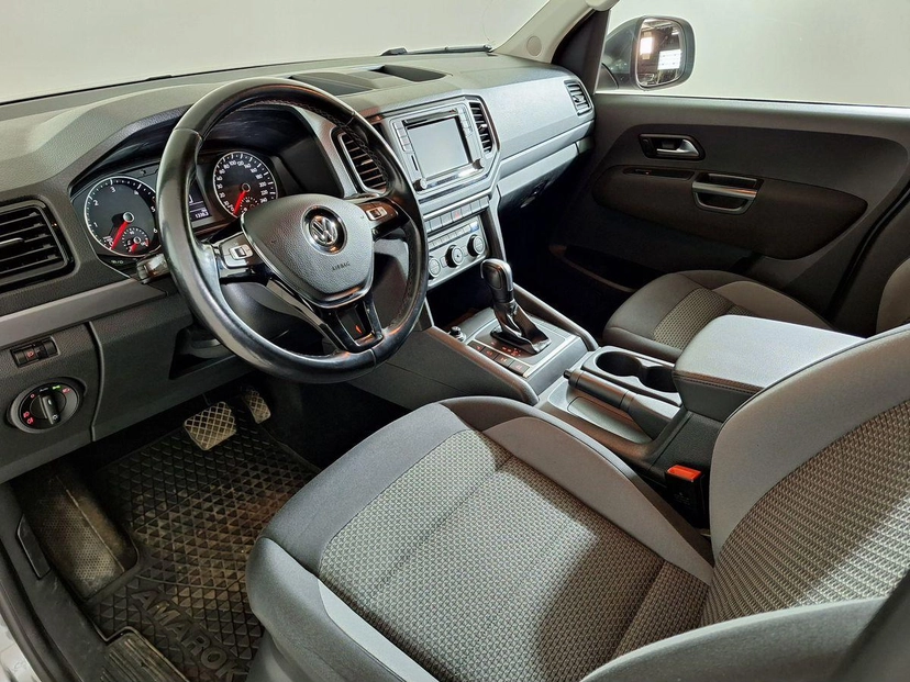 Автомобиль Volkswagen Amarok I [рестайлинг] 2.0d AT 4WD (180 л.с.) Comfortline Серый 2020 с пробегом 54 930 км