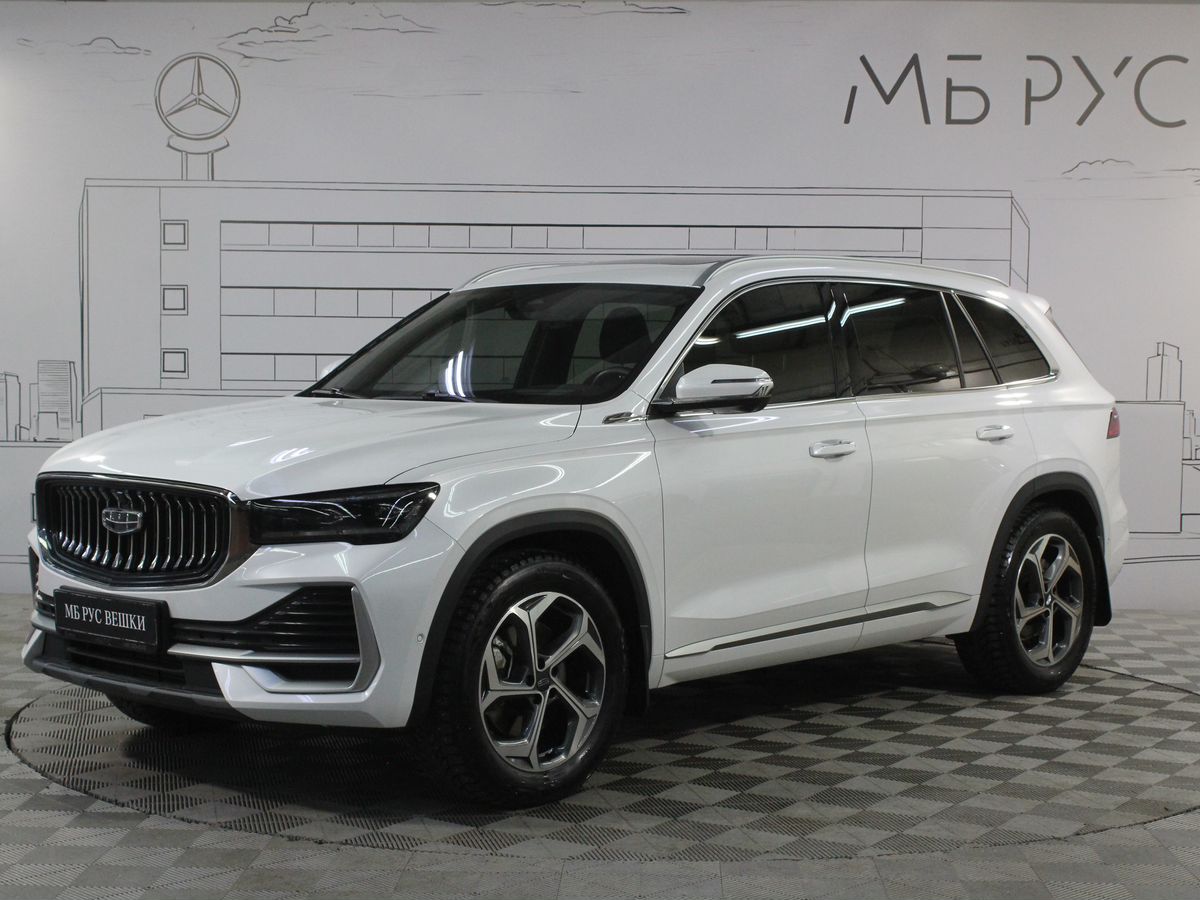 Автомобиль Geely Monjaro I поколение 2.0 AT 4WD (238 л.с.) Флагман Белый 2024 с пробегом 32 000 км