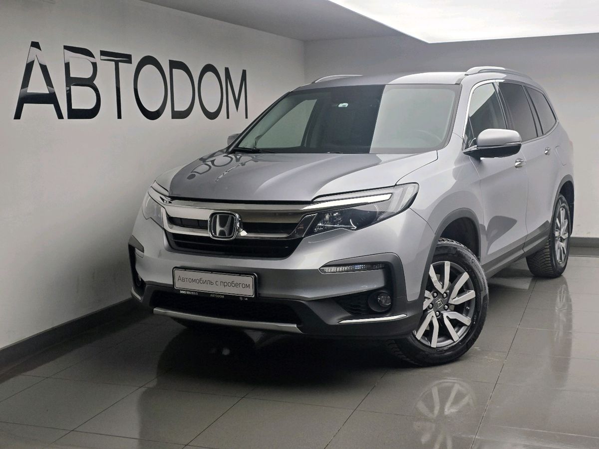 Автомобиль Honda Pilot III [рестайлинг] 3.0 AT 4WD (249 л.с.) Lifestyle Серебристый 2019 с пробегом 151 000 км