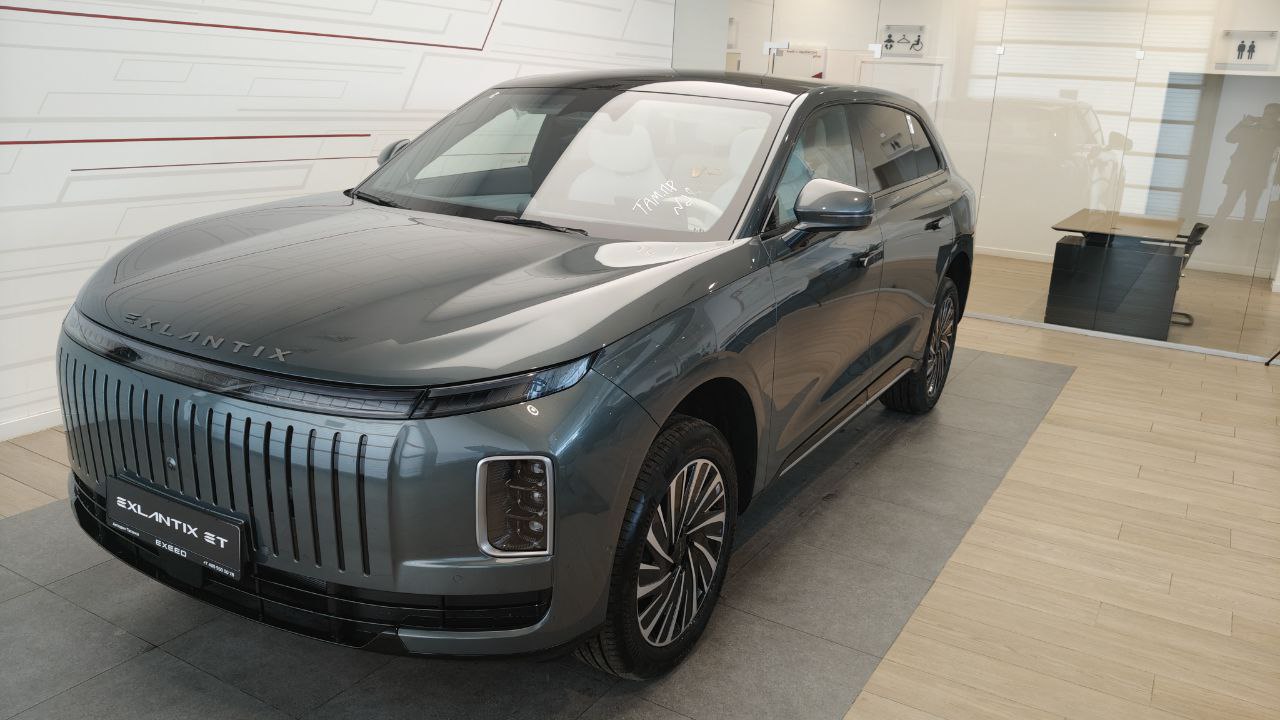 Автомобиль EXEED EXLANTIX ET I поколение 1.5hyb AT 4WD (469 л.с.) Top Серый 2025 