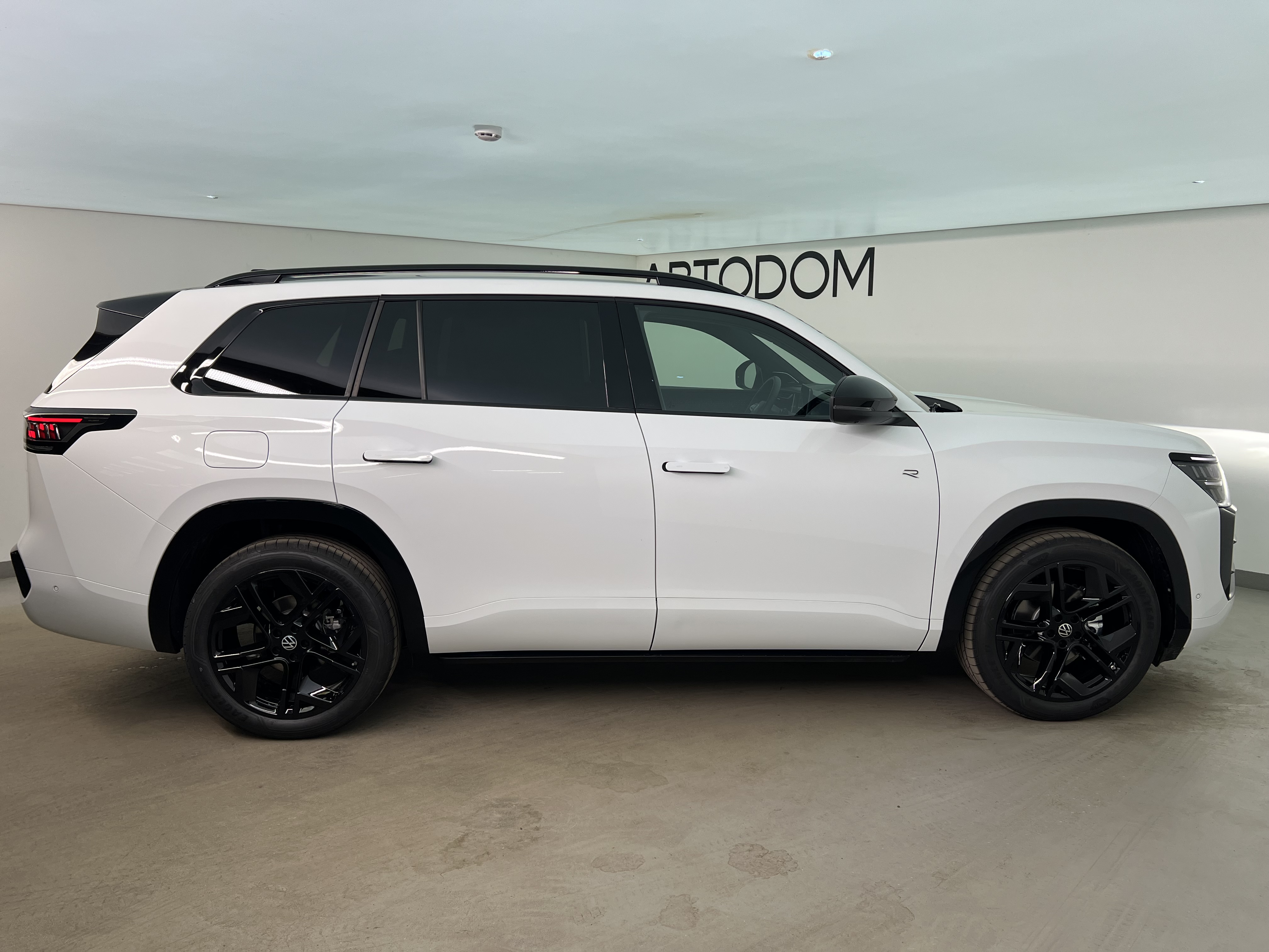 Volkswagen Teramont II поколение (China Market) 2.0 AMT 4WD (272 л.с.) Base Белый 2026 