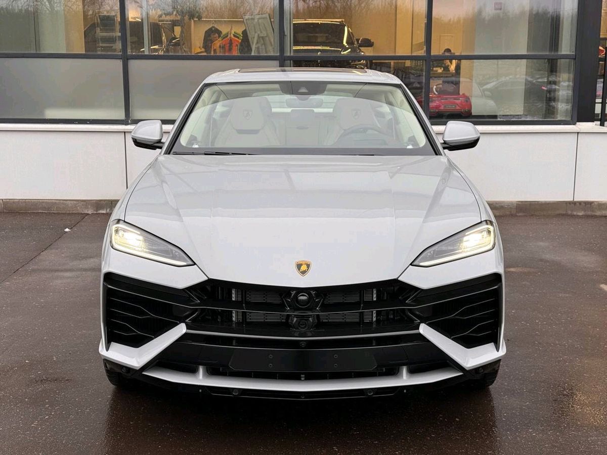Автомобиль Lamborghini Urus I [рестайлинг] 4.0hyb AT 4WD (800 л.с.) SE Серый 2025 с пробегом 30 км