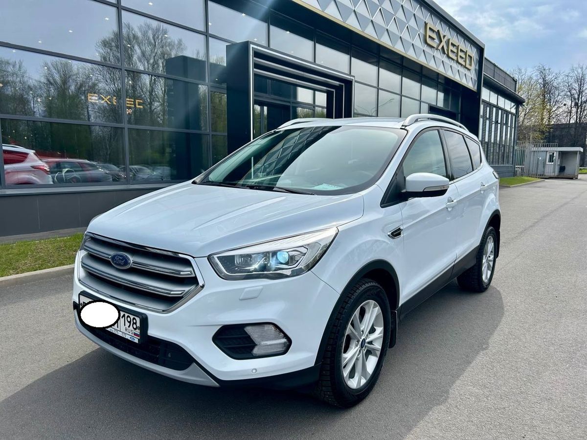 Ford Kuga II [рестайлинг] 2.5 AT (150 л.с.) Titanium Белый 2018 с пробегом 148 992 км
