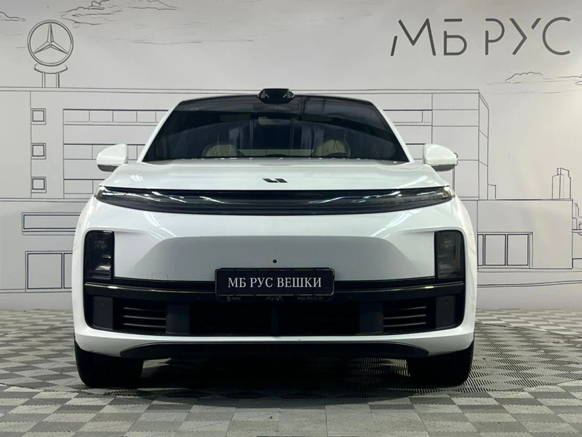 Автомобиль LiXiang L7 I поколение 1.5hyb AT 4WD (449 л.с.) Pro Белый 2023 с пробегом 18 000 км