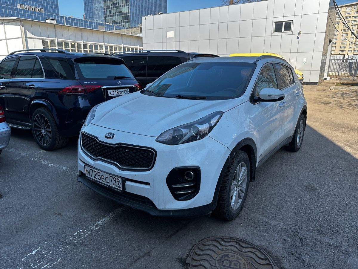 Автомобиль Kia Sportage IV поколение 2.0 AT 4WD (150 л.с.) Base Белый 2018 с пробегом 35 000 км