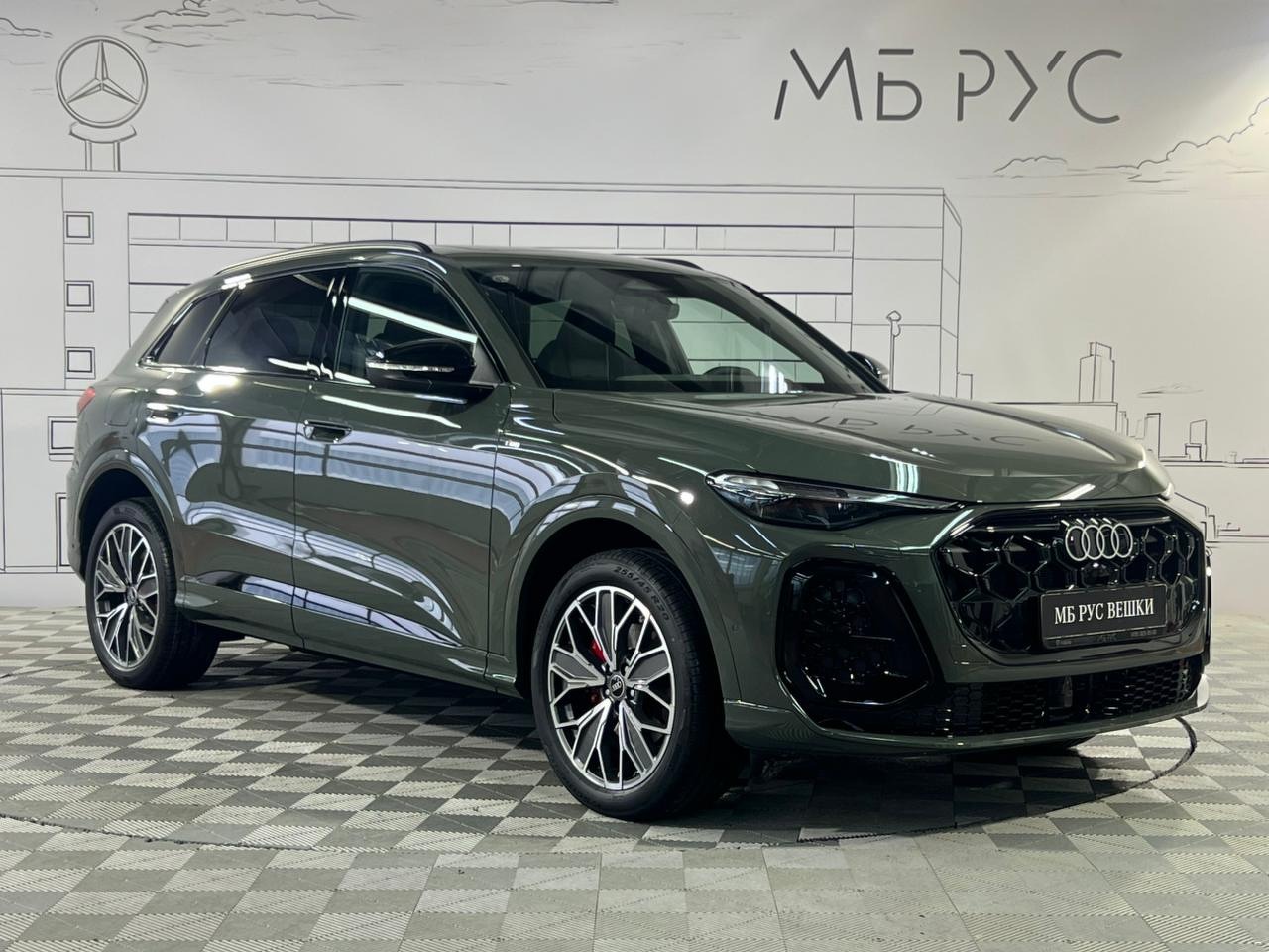 Автомобиль Audi Q5 III поколение 2.0 AMT 4WD (204 л.с.) Luxury Серый 2025 
