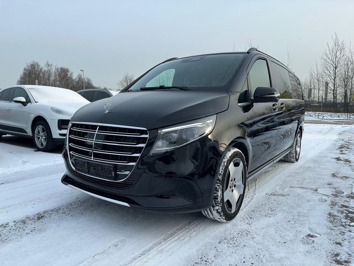 Автомобиль Mercedes-Benz V-Класс II (W447) [2-й рестайлинг] 2.0d AT 4Matic (237 л.с.) Style AMG Line Чёрный 2025 с пробегом 10 км