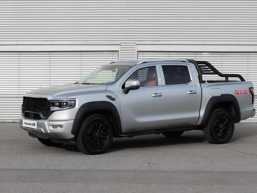 Автомобиль Foton Tunland V9 I поколение 2.0d AT 4WD (159 л.с.) Prestige Серебристый 2025