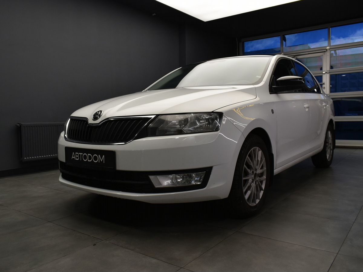 Skoda Rapid I поколение 1.6 AT (110 л.с.) Ambition Белый 2017 с пробегом 85 696 км