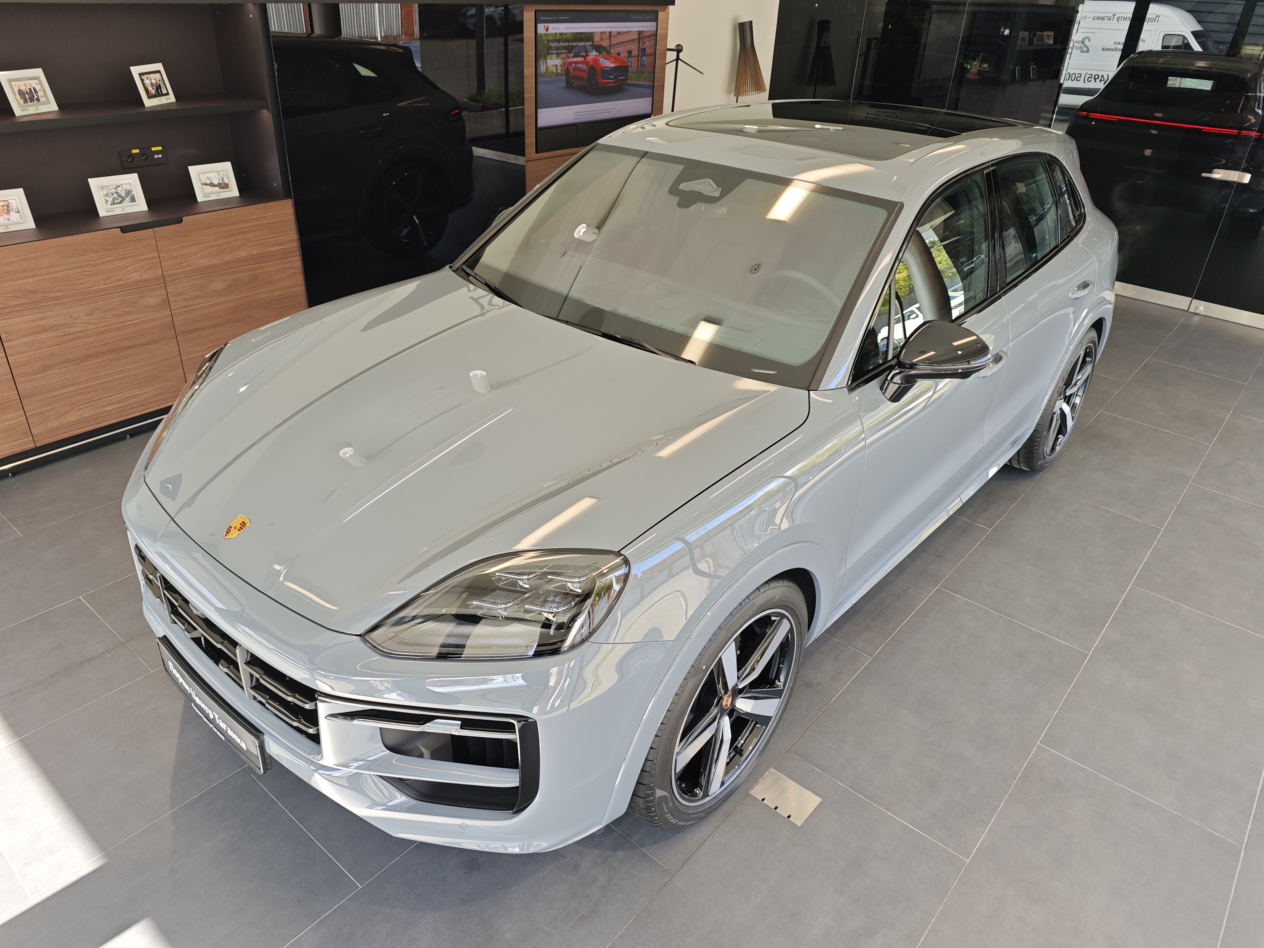 Porsche Cayenne III [рестайлинг] 3.0 AT 4WD (353 л.с.) Black Edition Серый 2026 