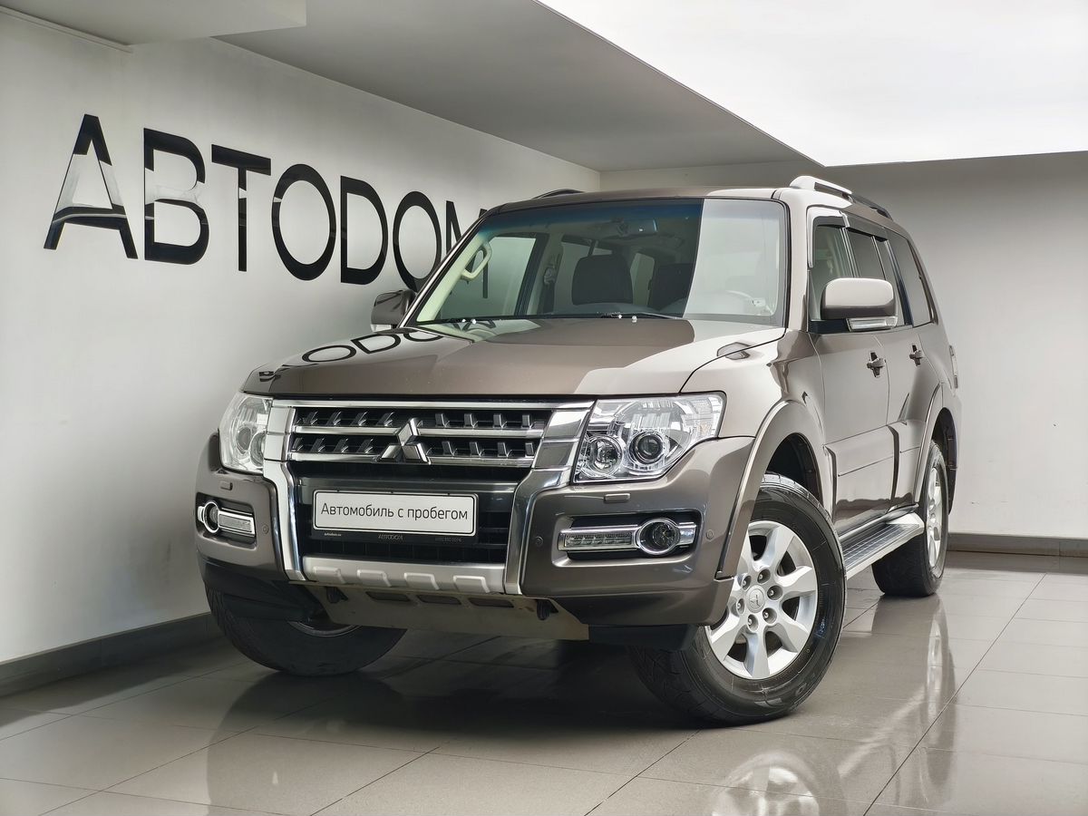 Mitsubishi Pajero IV [2-й рестайлинг] 3.0 AT 4WD (178 л.с.) GLS Коричневый 2014 с пробегом 173 398 км