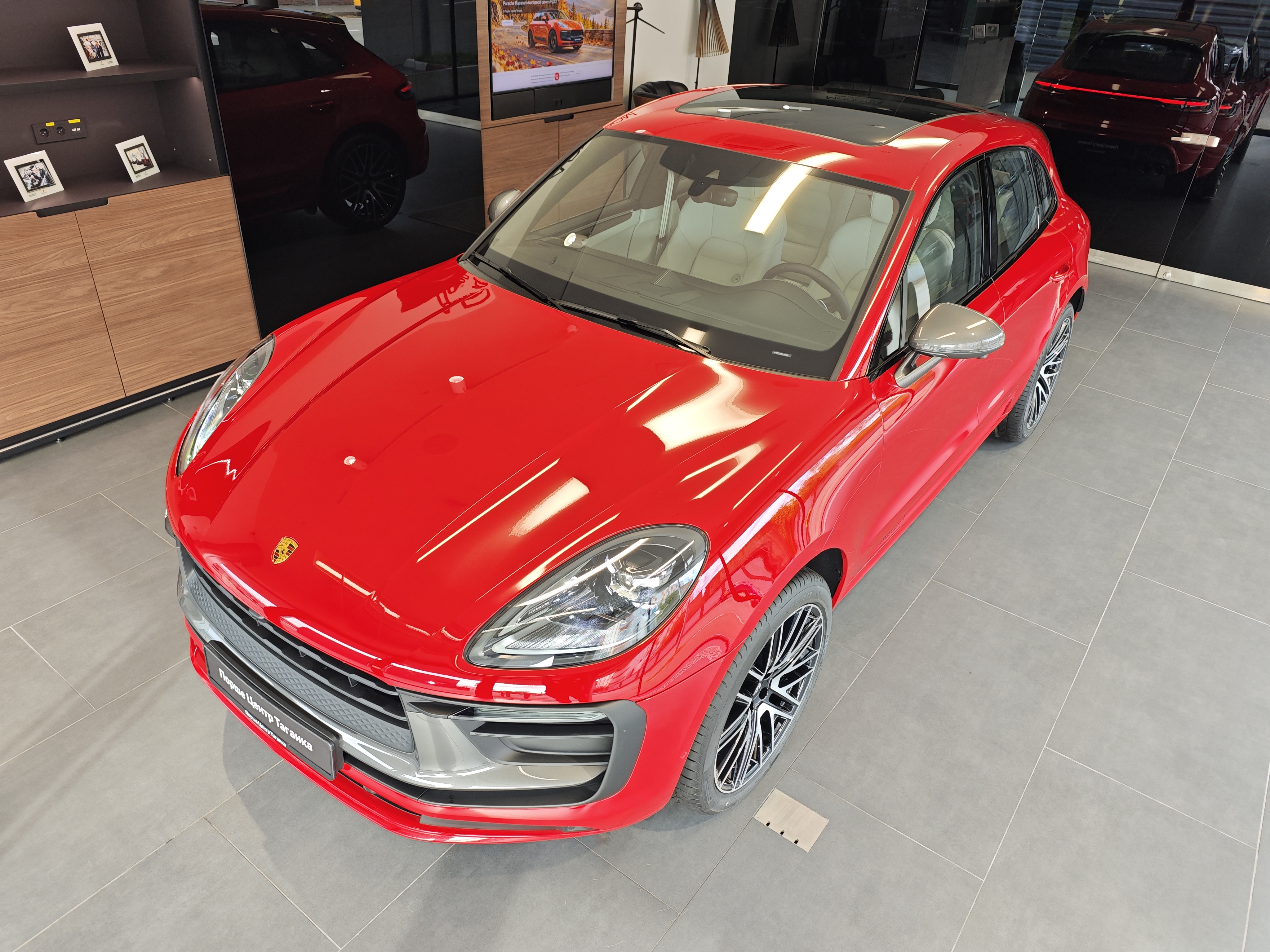 Porsche Macan I [2-й рестайлинг] 2.0 AMT 4WD (265 л.с.) T Красный 2026 