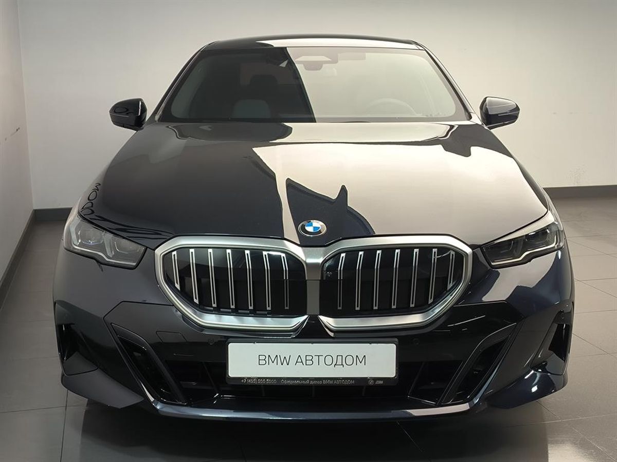 Автомобиль BMW 5 серии VIII поколение (G60) 2.0 AT 4WD (258 л.с.) M Sport Чёрный 2025 с пробегом 5 830 км