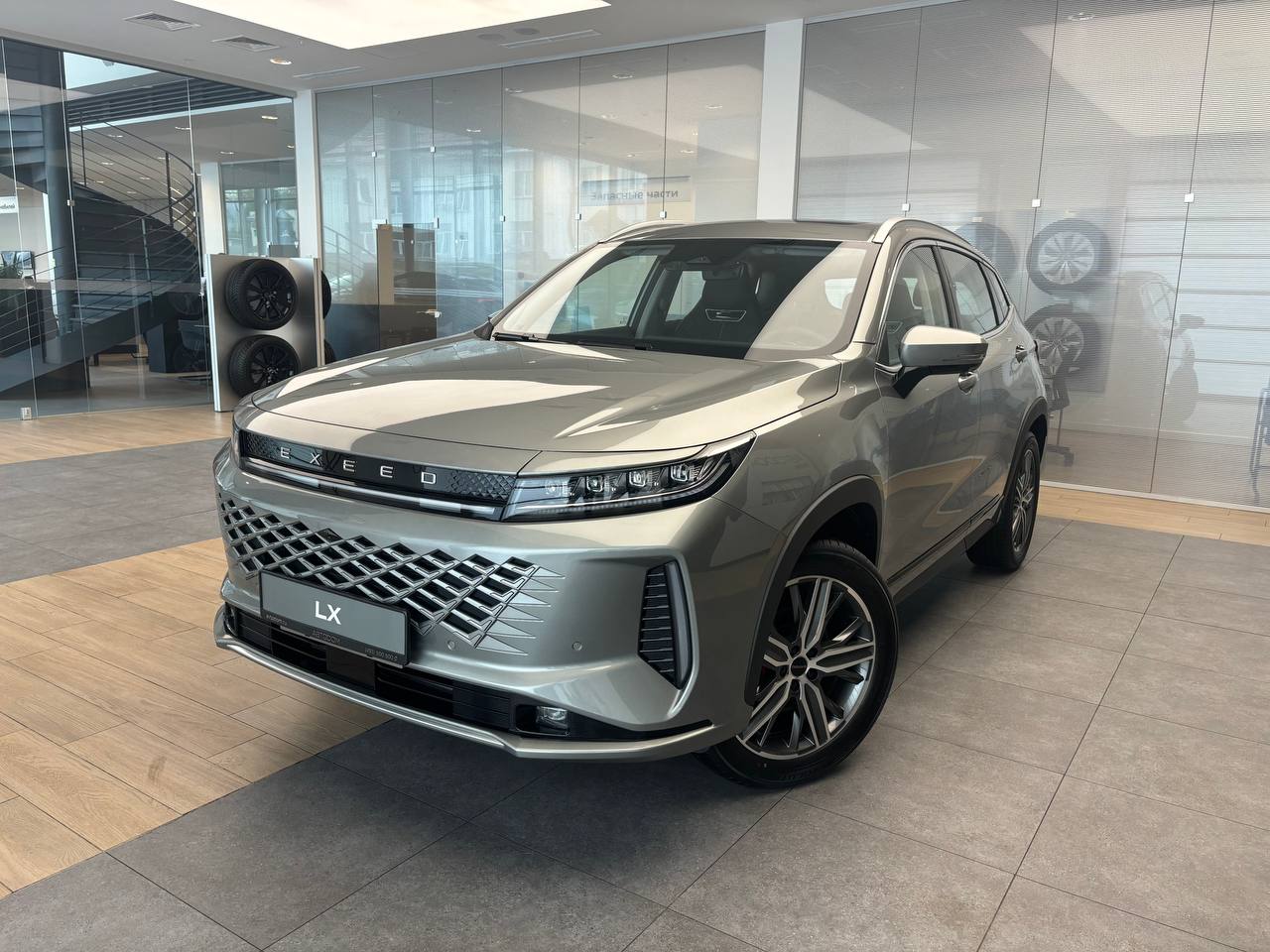 Автомобиль EXEED LX I [2-й рестайлинг] 1.5 CVT (147 л.с.) Business Серебристый 2024 