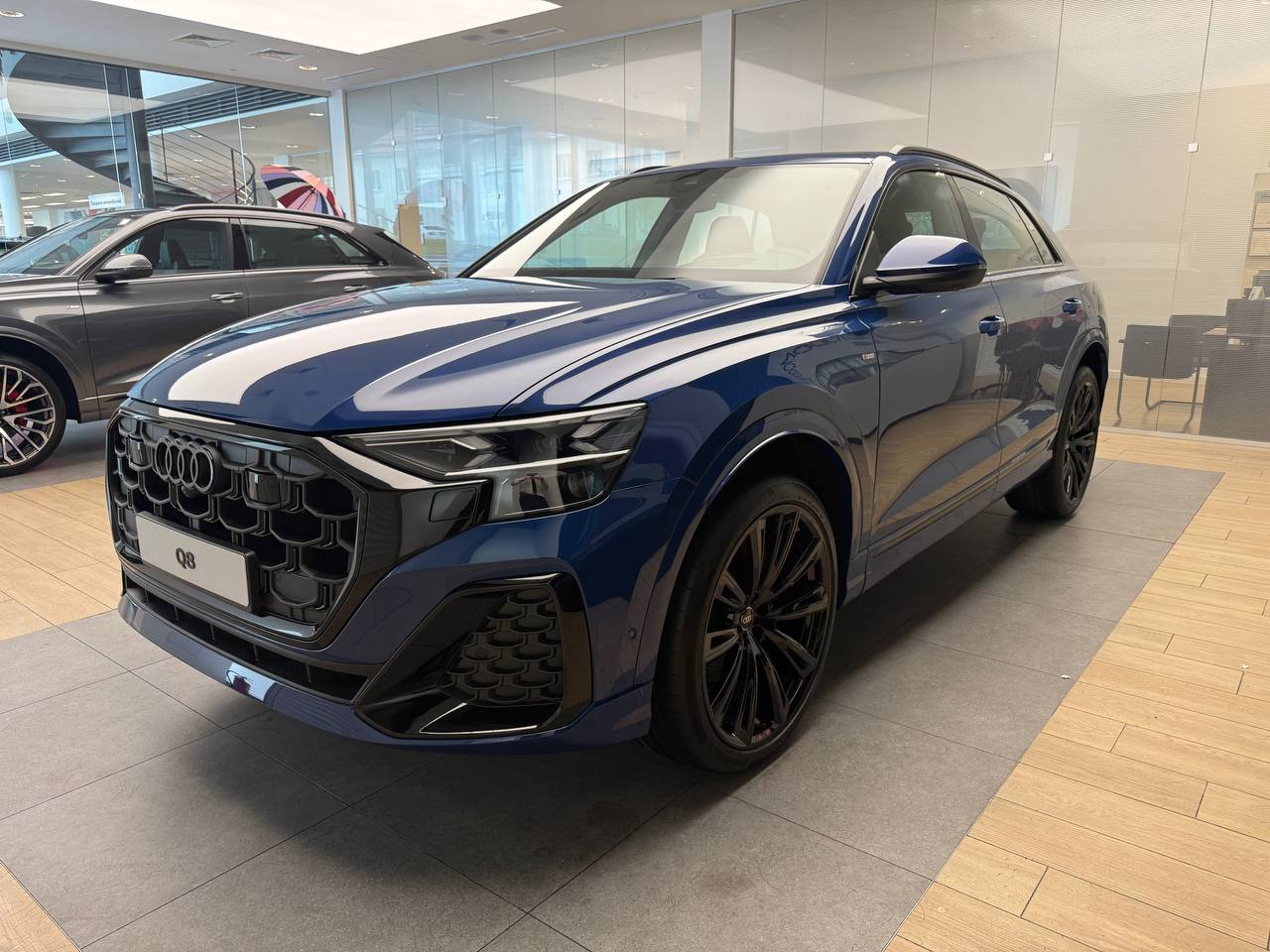 Audi Q8 I (4M) [рестайлинг] 3.0d AT 4WD (249 л.с.) 45 TDI quattro tiptronic Синий 2025 
