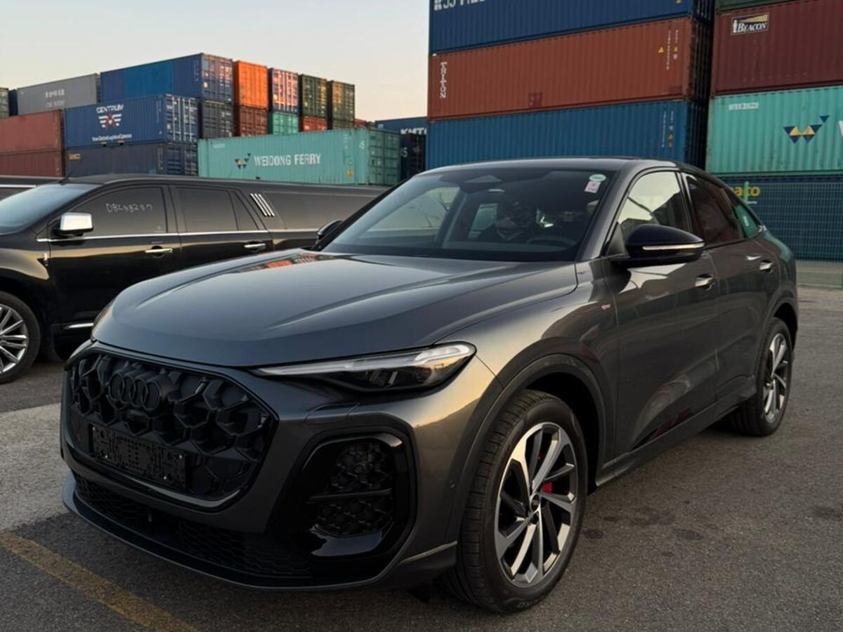 Автомобиль Audi Q5 Sportback II поколение 2.0 AMT 4WD (204 л.с.) Edition One Серый 2025 