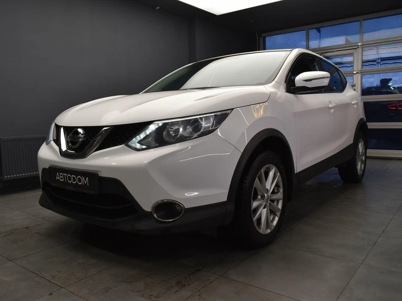 Автомобиль Nissan Qashqai II поколение 2.0 CVT (144 л.с.) LE+ Белый 2018 с пробегом 121 075 км