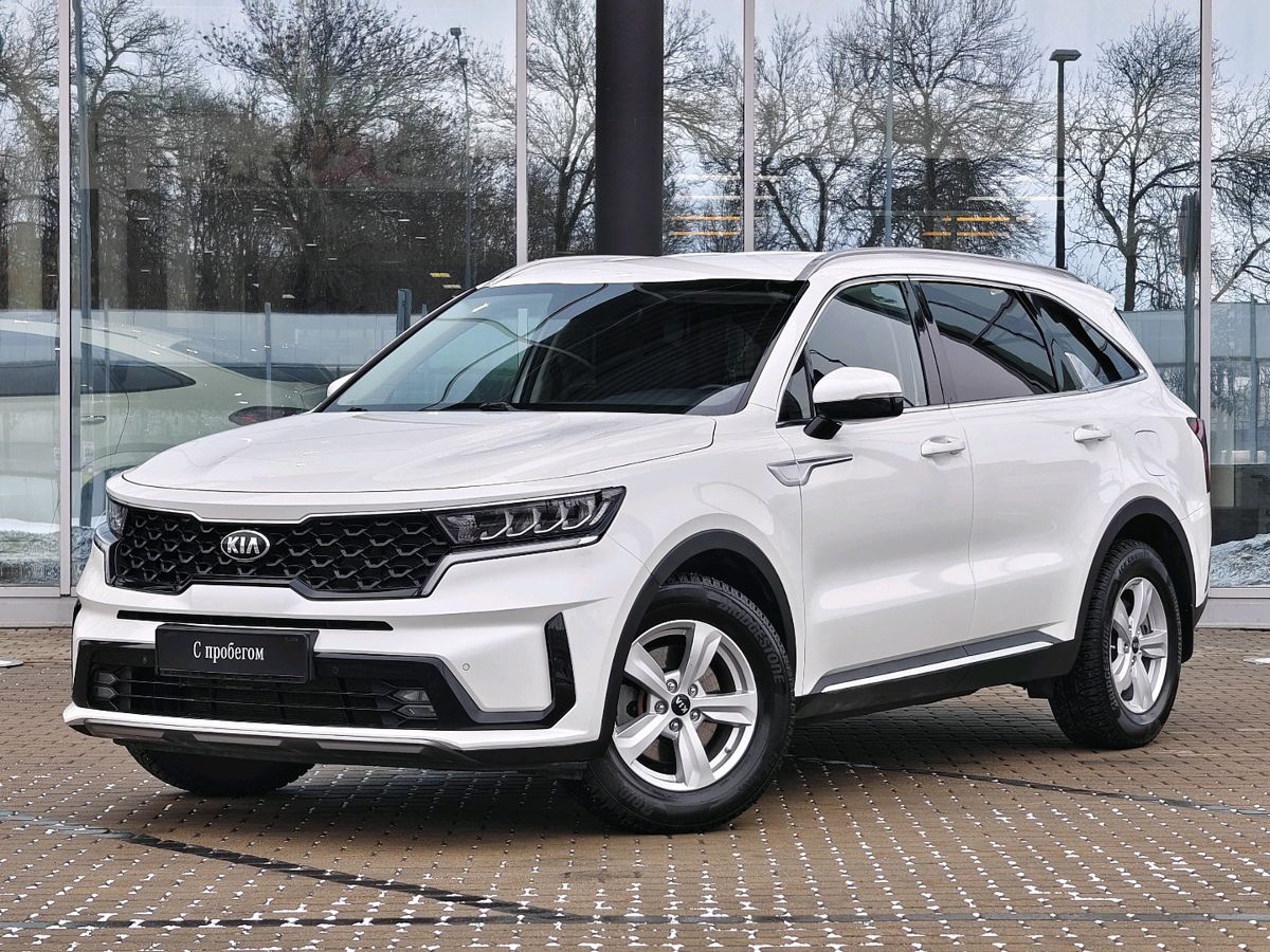 Автомобиль Kia Sorento IV поколение 2.5 AT 4WD (180 л.с.) Luxe (2020-2021) Белый 2021 с пробегом 83 694 км