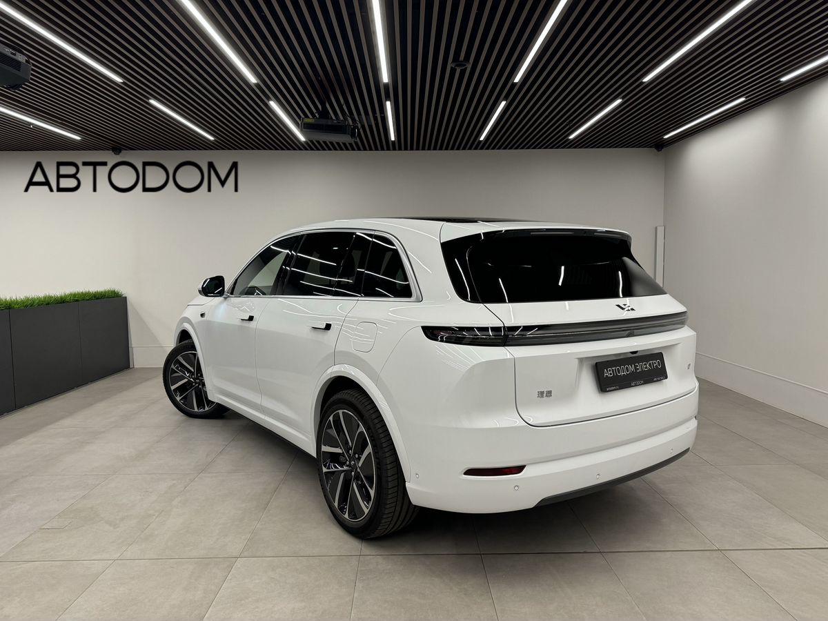 Автомобиль LiXiang L7 I [рестайлинг] 52.3 kWh 1.5hyb AT 4WD (449 л.с.) Ultra Белый 2025 