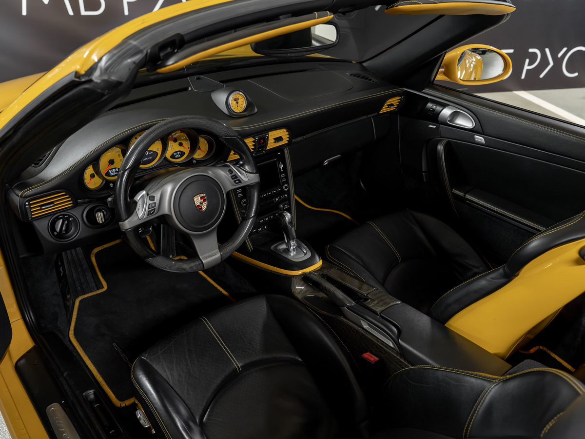 Автомобиль Porsche 911 VI (997) [рестайлинг] Carrera 4S 3.8 AMT 4WD (385 л.с.) Carrera S Жёлтый 2009 с пробегом 56 000 км