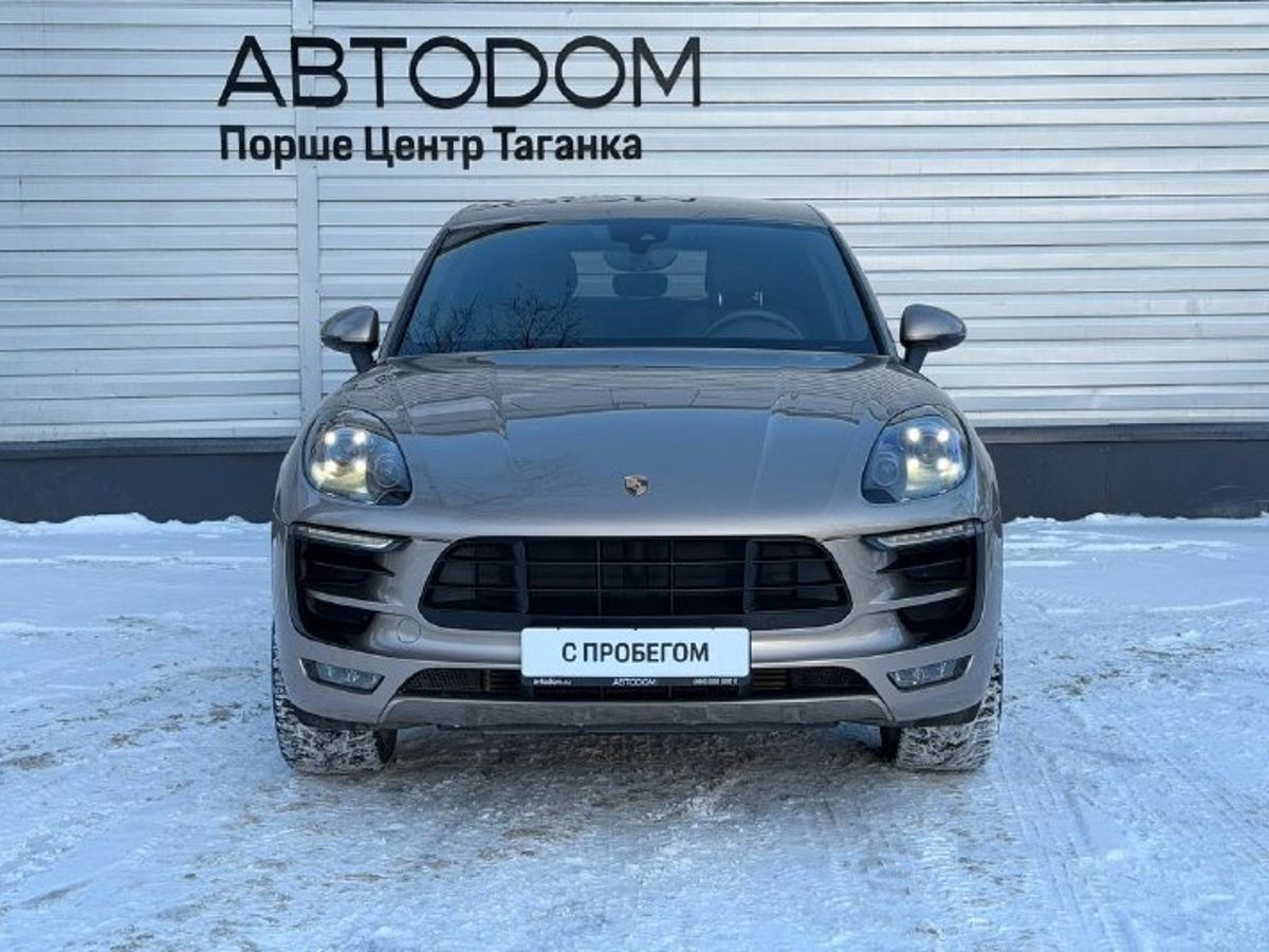 Автомобиль Porsche Macan I поколение 2.0 AMT 4WD (252 л.с.) Base Коричневый 2017 с пробегом 47 000 км
