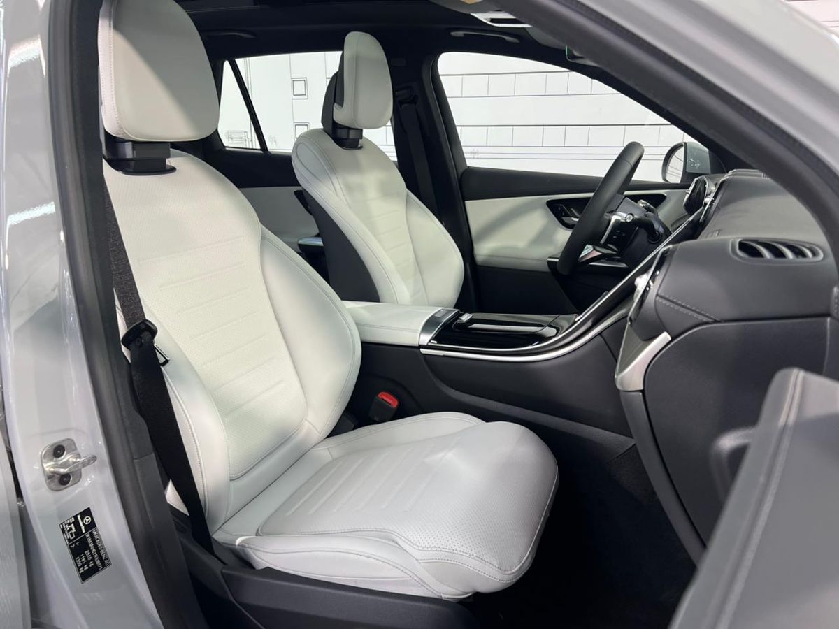 Автомобиль Mercedes-Benz GLC coupe II поколение (C254) 2.0 AT 4Matic (204 л.с.) Base Чёрный 2025 с пробегом 20 км