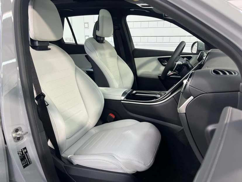 Автомобиль Mercedes-Benz GLC coupe II поколение (C254) 2.0 AT 4Matic (204 л.с.) Base Чёрный 2025 с пробегом 20 км